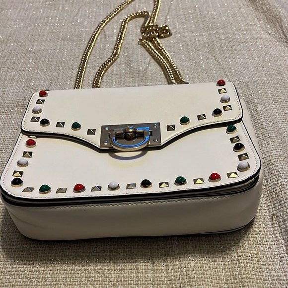 Gail Labelle White Handbag Purse Leather w/ designer studs front - Picture 4 of 6